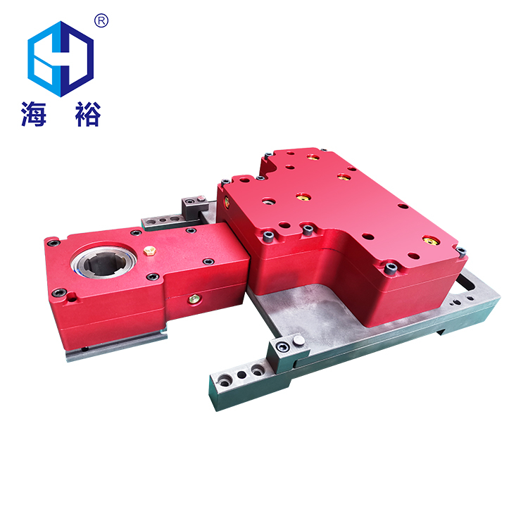 四孔模內攻牙機