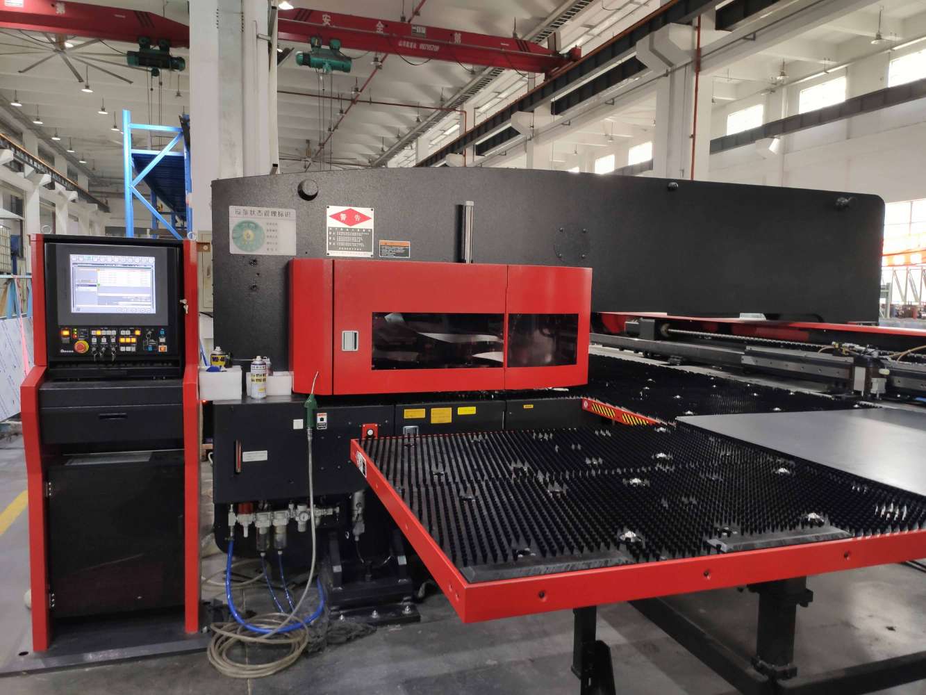 D工位轉塔攻絲模具